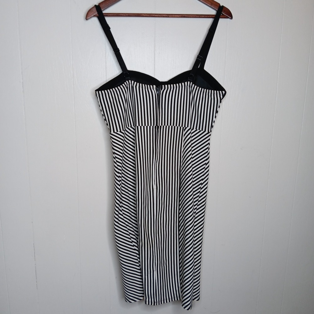 Torrid Bodycon Dress 12 Black White Striped Sweetheart Neck Pin Up Rockabilly - Picture 8 of 9